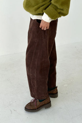 Corduroy Arc Cotton Pant in Chocolate