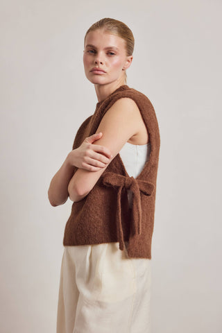 Alpaca Tie Vest in Coffee