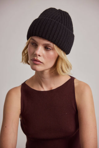 Merino Wool Beanie in Black