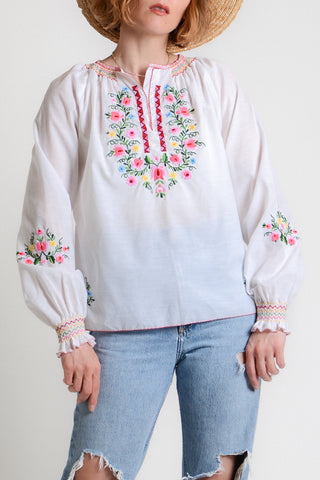 Sweet 70s Swiss Embroidered Folk Top