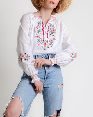 Sweet 70s Swiss Embroidered Folk Top