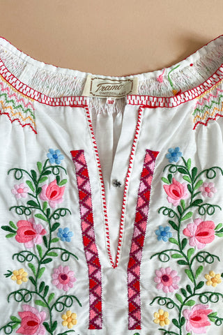 Sweet 70s Swiss Embroidered Folk Top