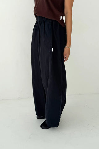 Parachute Cotton Pant in Black
