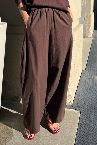 Parachute Cotton Pant in Dark Brown