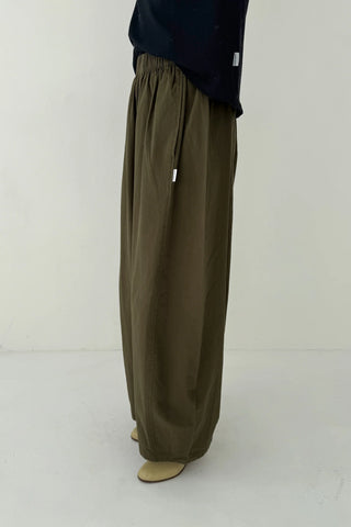 Parachute Cotton Pant in Olive